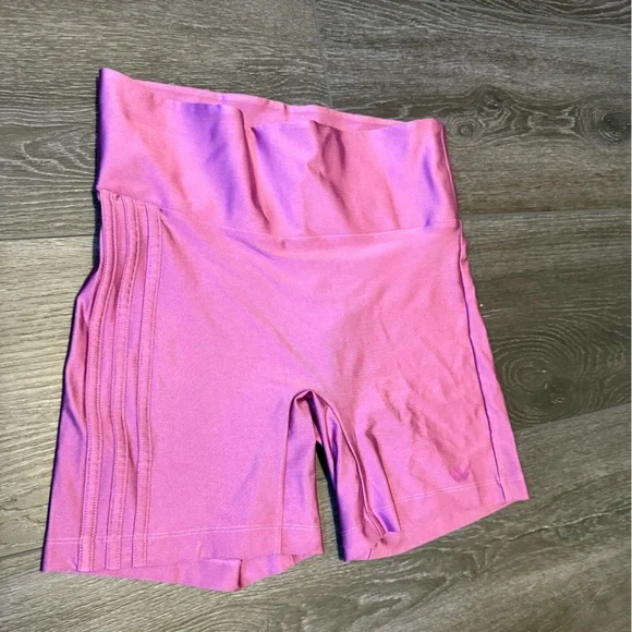 NWT Adidas Originals 3-Stripes Spandex Cycling Shorts- Semi Pulse Lilac - MED - Picture 12 of 13
